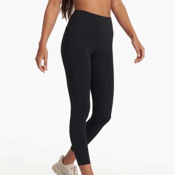 Vuori Black Stride Legging - Picture 2 of 7